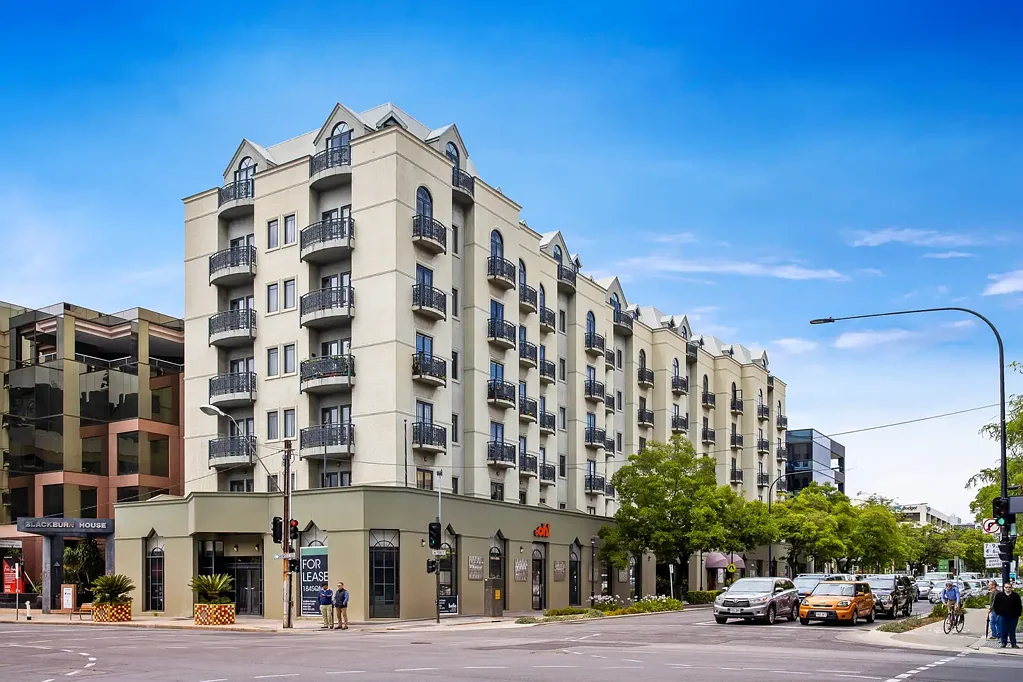 Fully Furnished in the heart of the city!