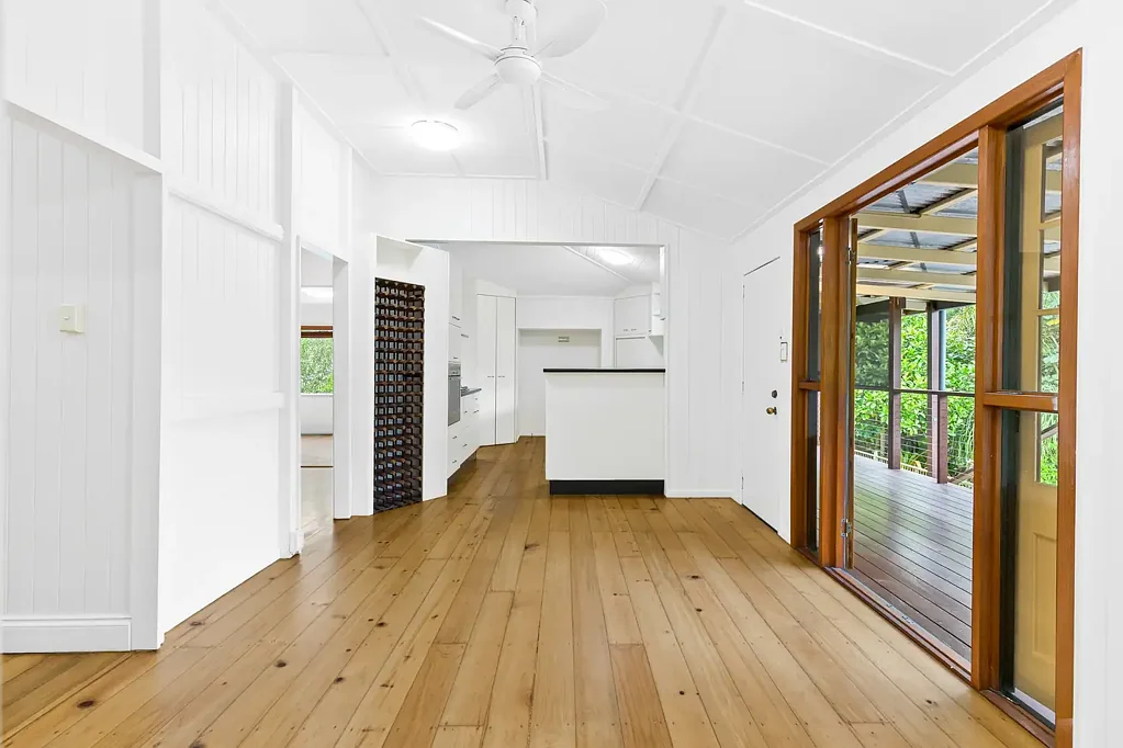 Brilliant location in Graceville