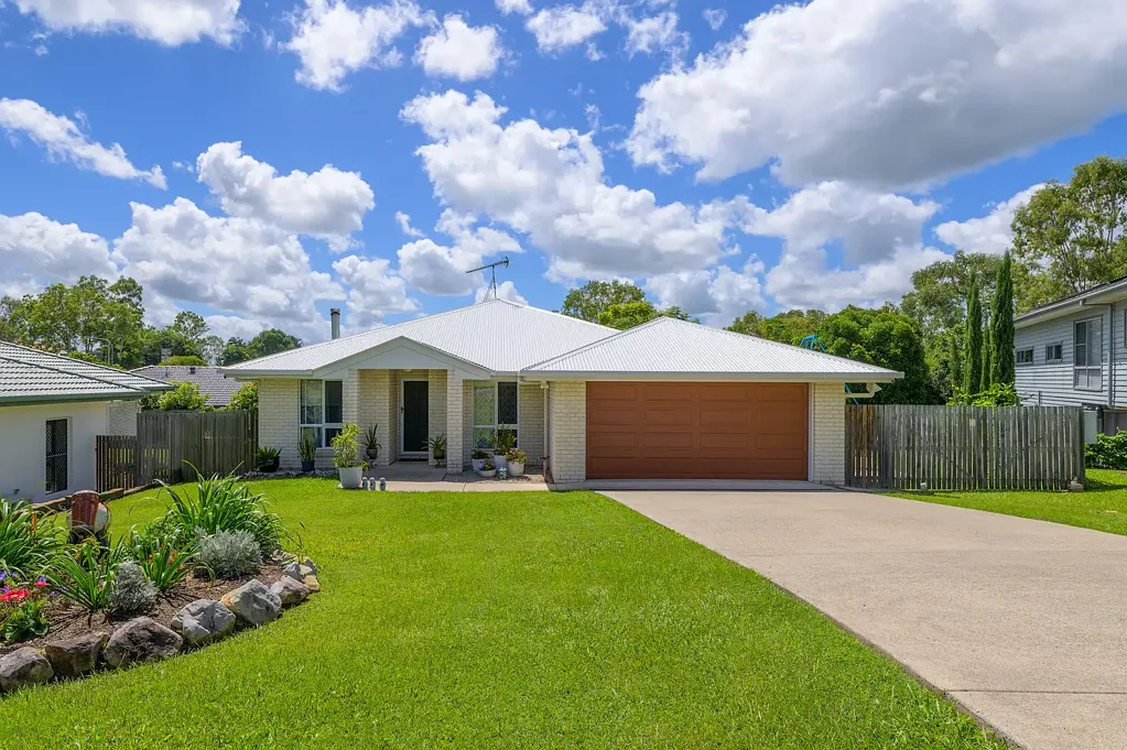 3 Diamond Court, Southside, QLD 4570