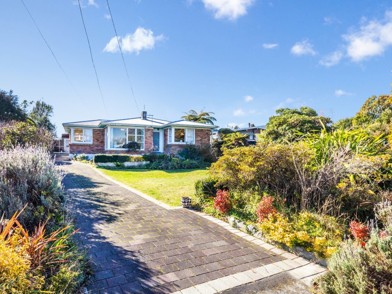 12 Titoki Avenue, Waipahihi, Taupo, 3 Schlafzimmer, 1 Badezimmer