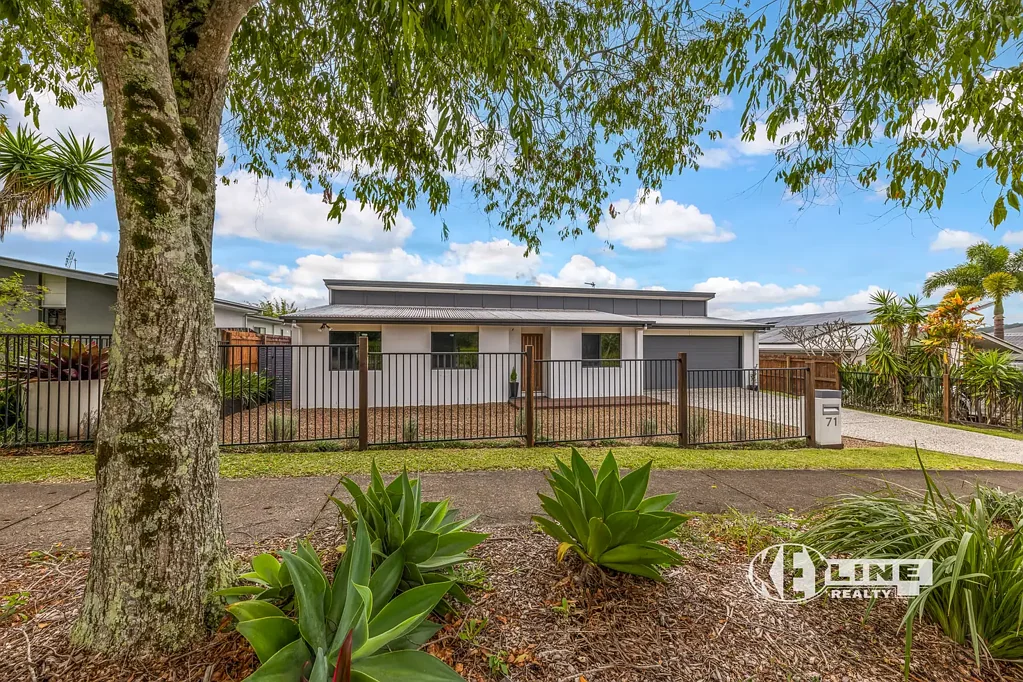Burnside 4Zimmer BEAUTIFUL OUTLOOK WITH LARGE ENTERTAINER'S DECK AND CHEF'S KITCHEN: ROOM FOR THE BOAT OR CARAVAN!