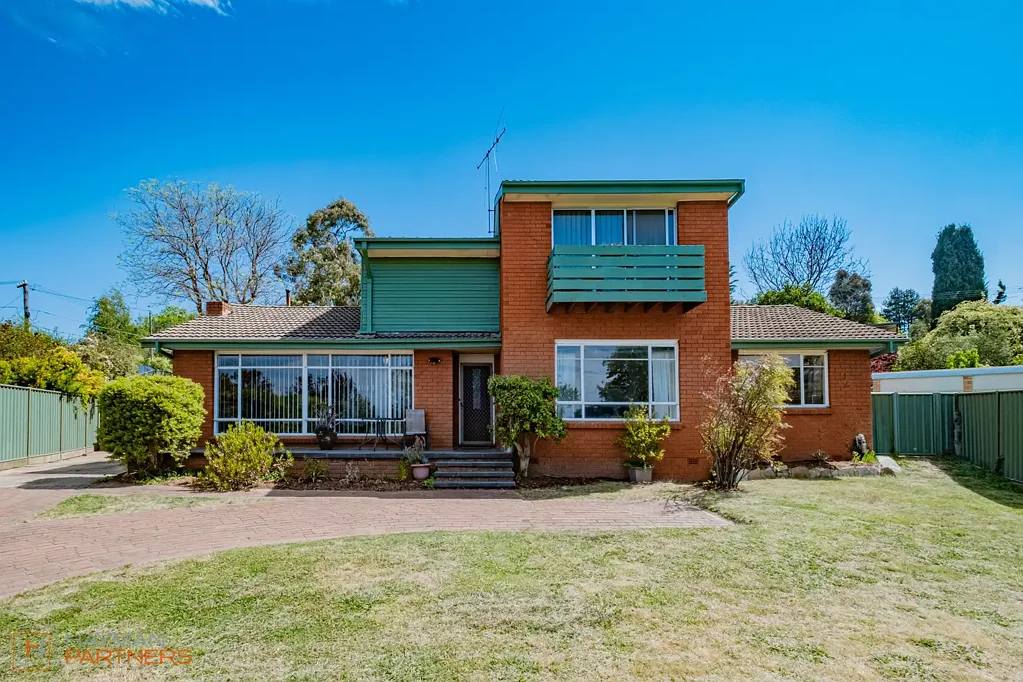 Curtin 5Zimmer Spacious family home in sought after area