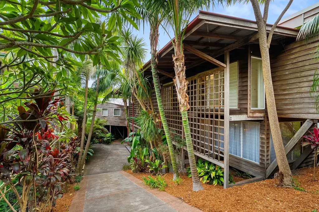 Toowoon Bay 5ਬੈੱਡਰੂਮ Captivating Beach House – Ultimate Opportunity For Astute Buyer - Well Under Replacement Value