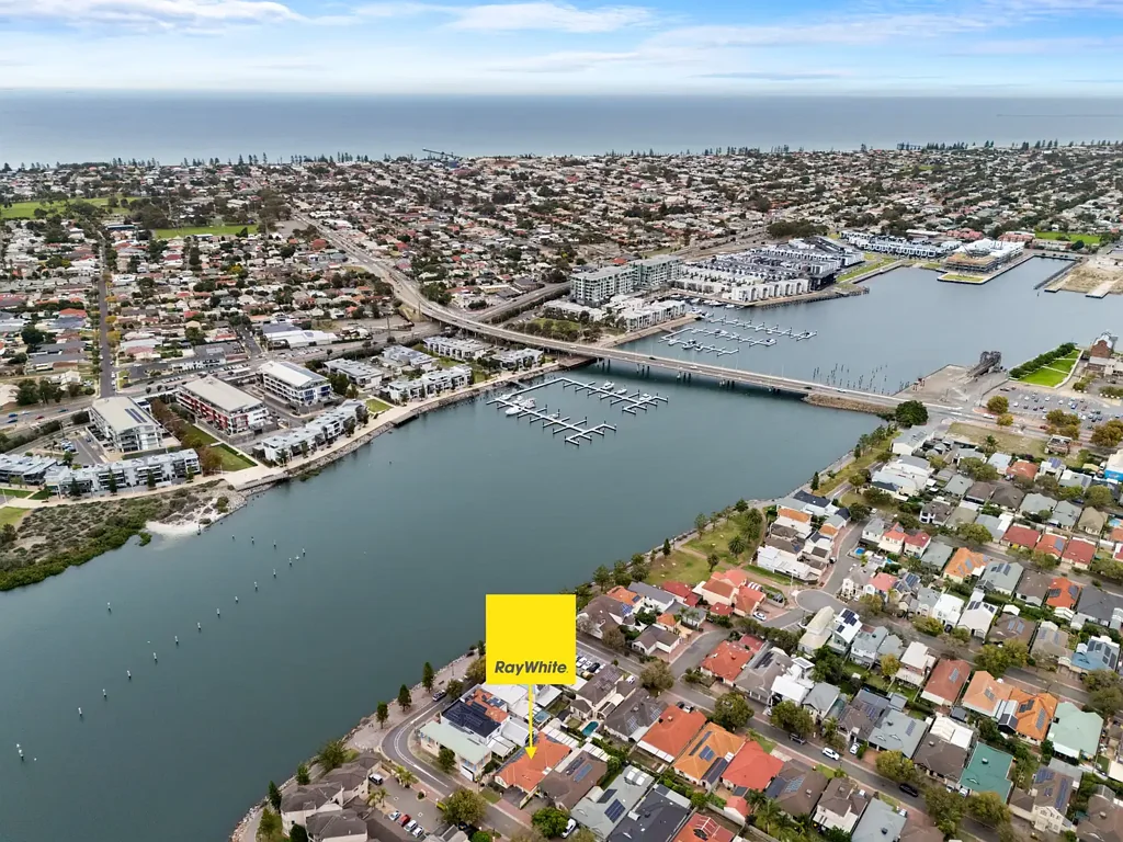 Port Adelaide 4ห้องนอน Immaculate Family Home with Modern Comforts & Exceptional Efficiency