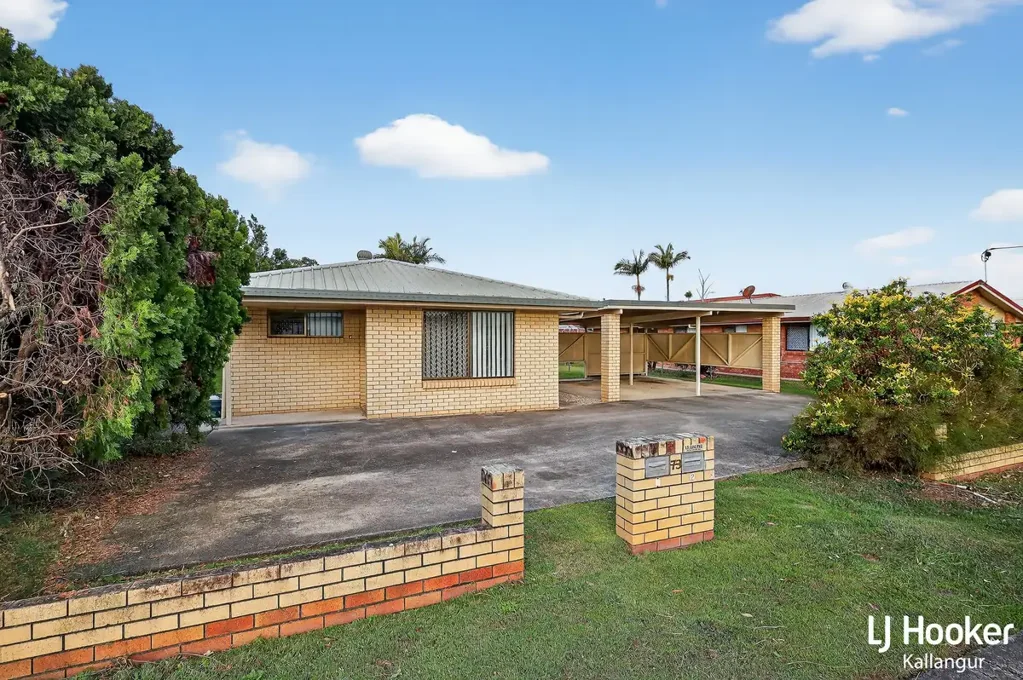 Low-Maintenance 2-Bedroom Duplex in a Super Convenient Location. Water Included