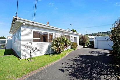 "婴儿车大军"涌入！新西兰一地房价暴跌30%，首套房买家疯狂"抄底"！