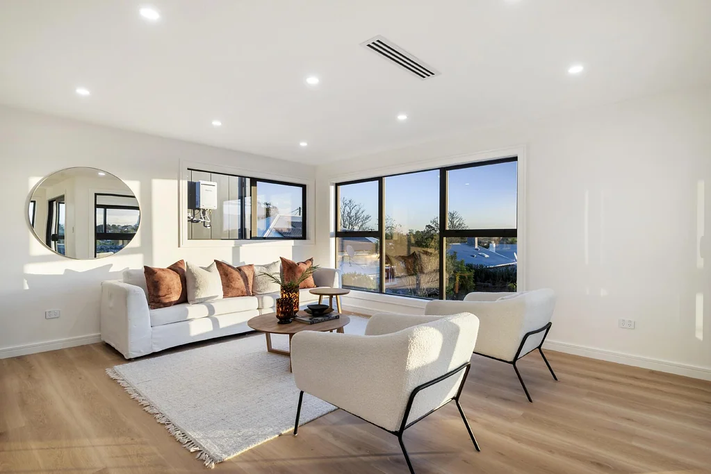 Belmont 5chambre Standalone and Substantial