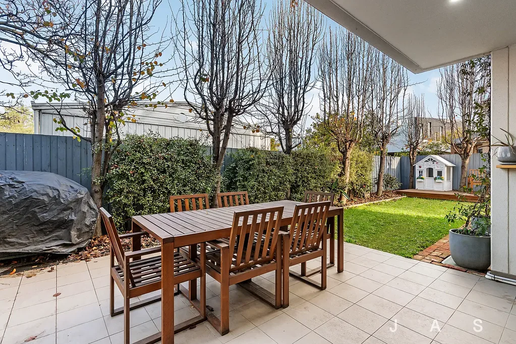 Maidstone 2ਬੈੱਡਰੂਮ Spacious Apartment With A Family-Sized Backyard