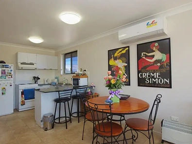 Address Withheld, Newtown, QLD 4350, 2 rūma, 1 rūma horoi, Unit