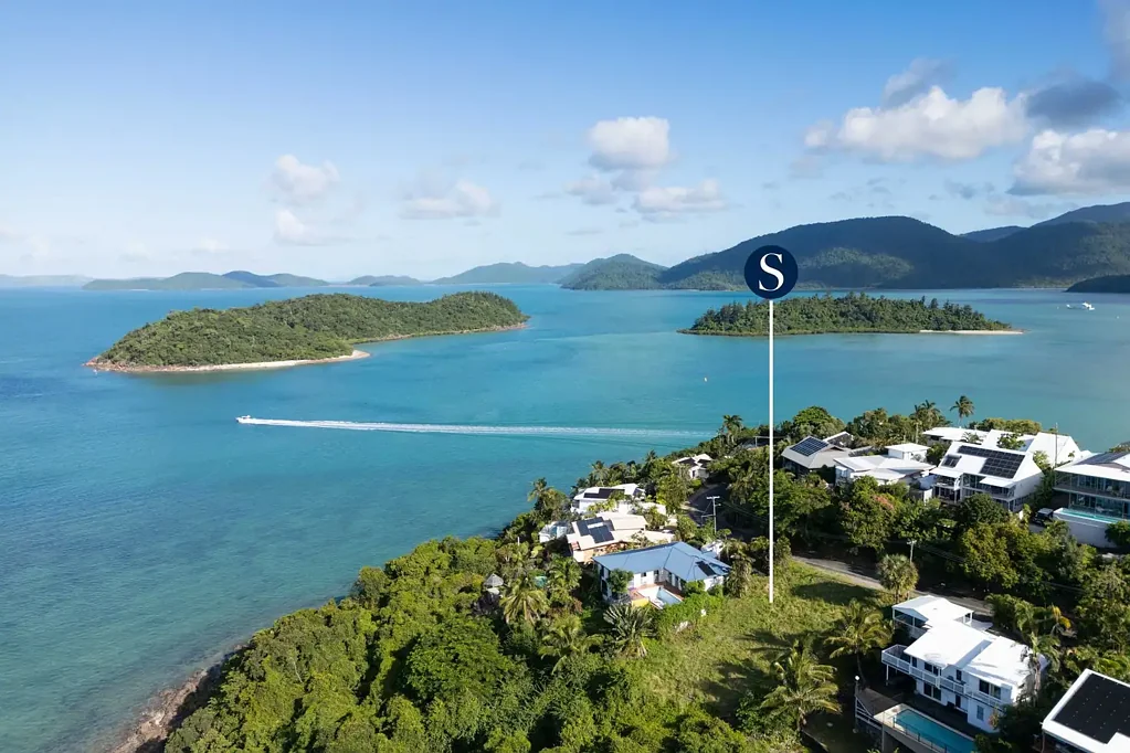 Shute Harbour  Uninterrupted Whitsunday Island Views