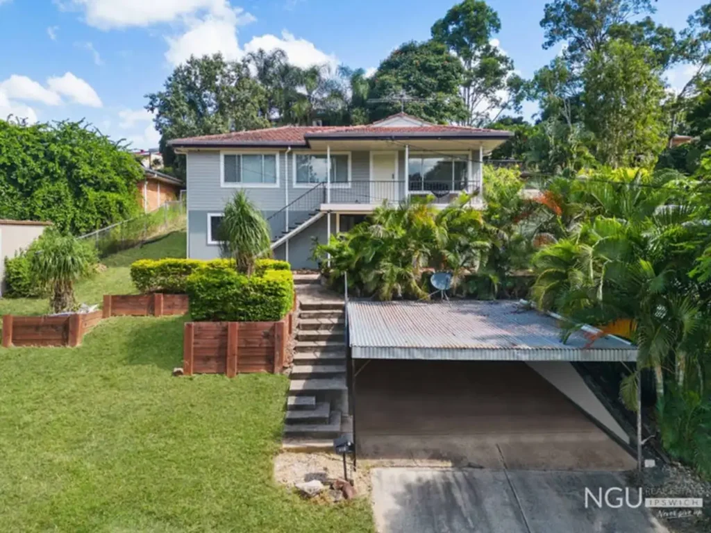 Spacious Dual-Living Family Home with 5 Bedrooms in Prime Goodna Location