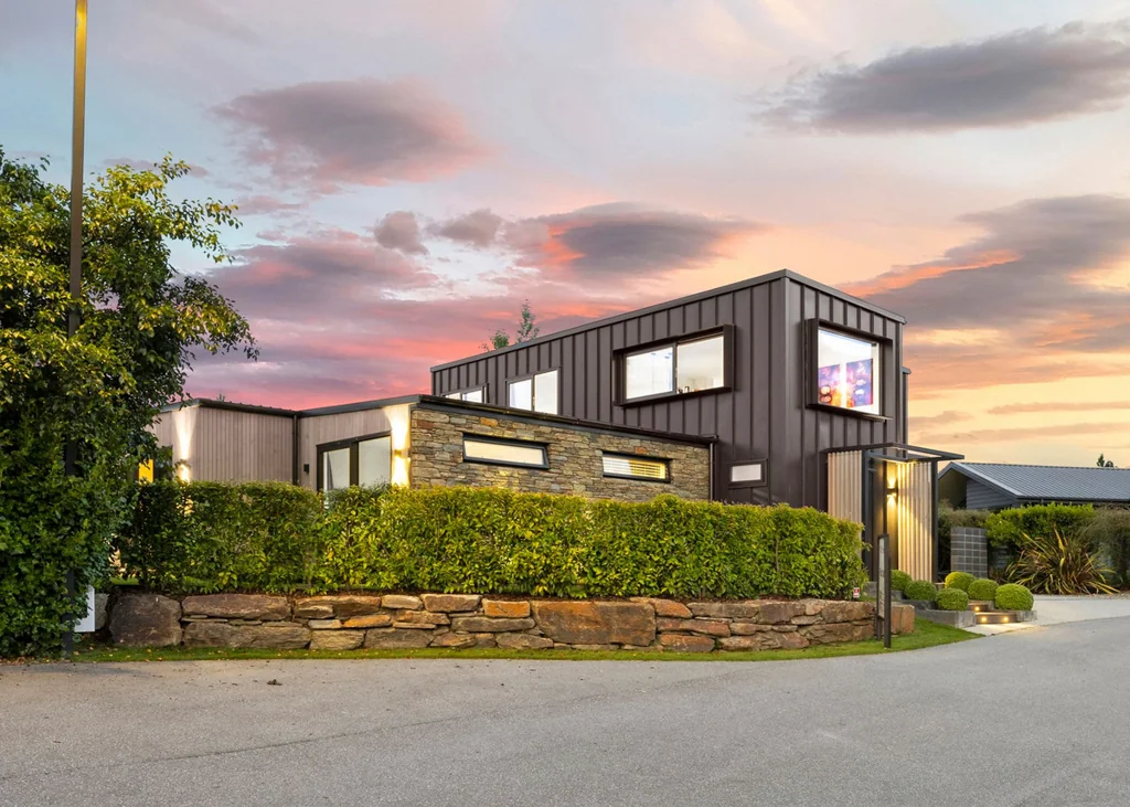 Wanaka 4chambre EXCEPTIONAL CONTEMPORARY LIVING IN A PRIVATE OASIS