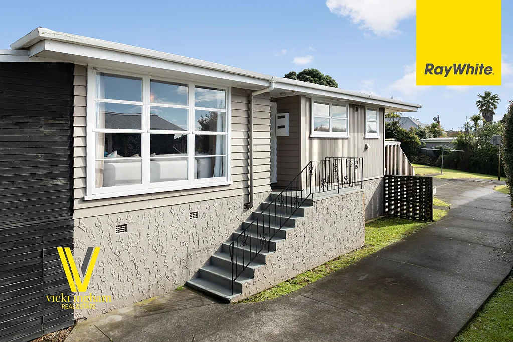 Green Bay 3Kwarto Up-Styled 50s Bungalow on 809m2