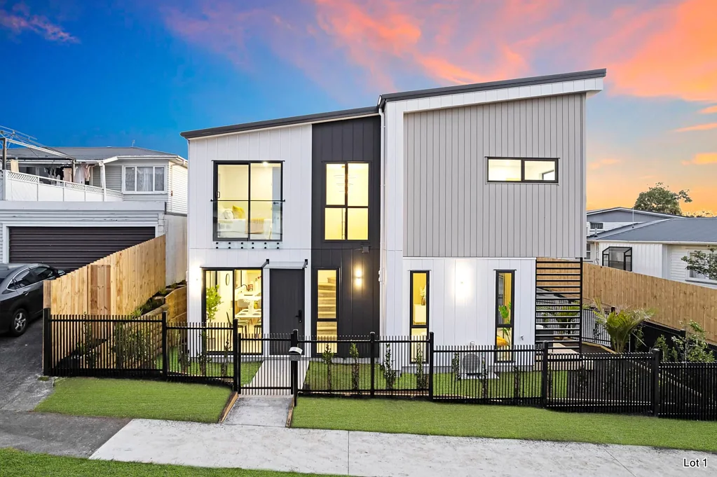 Pakuranga Heights 4房 高端四卧室住宅，坐拥迷人景致 Premium 4-Bedroom Homes with Stunning Views