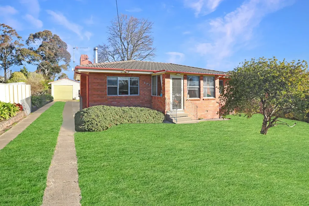 Glen Innes 4침실 Family Home on Large Block
