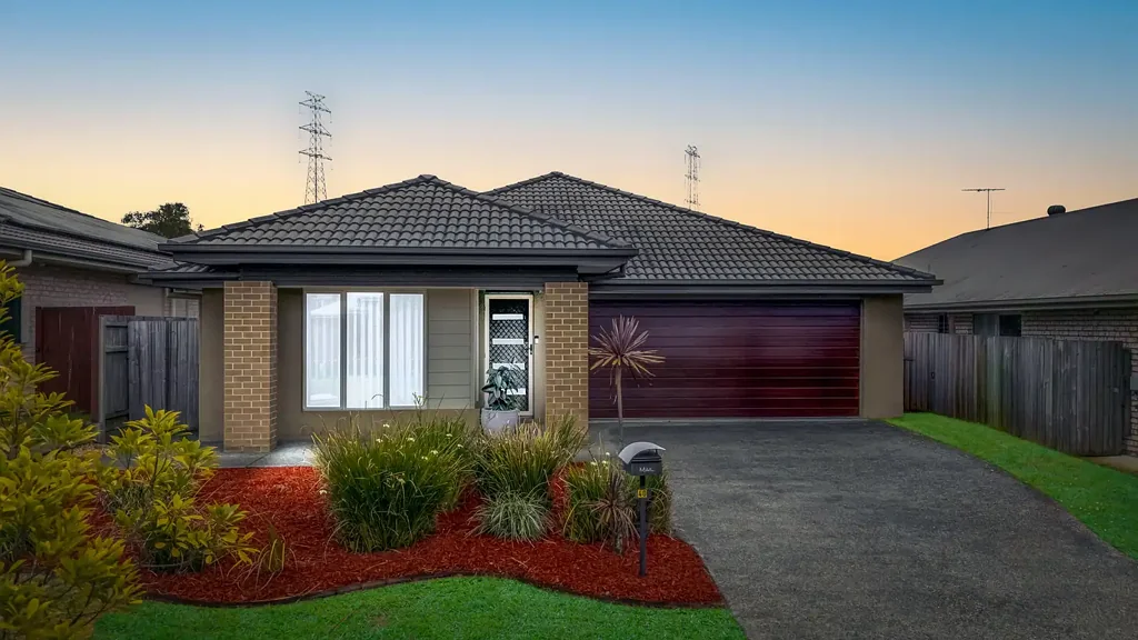 Griffin 4 Slaapkamer Four Bedroom Family Favourite with Two Living Zones