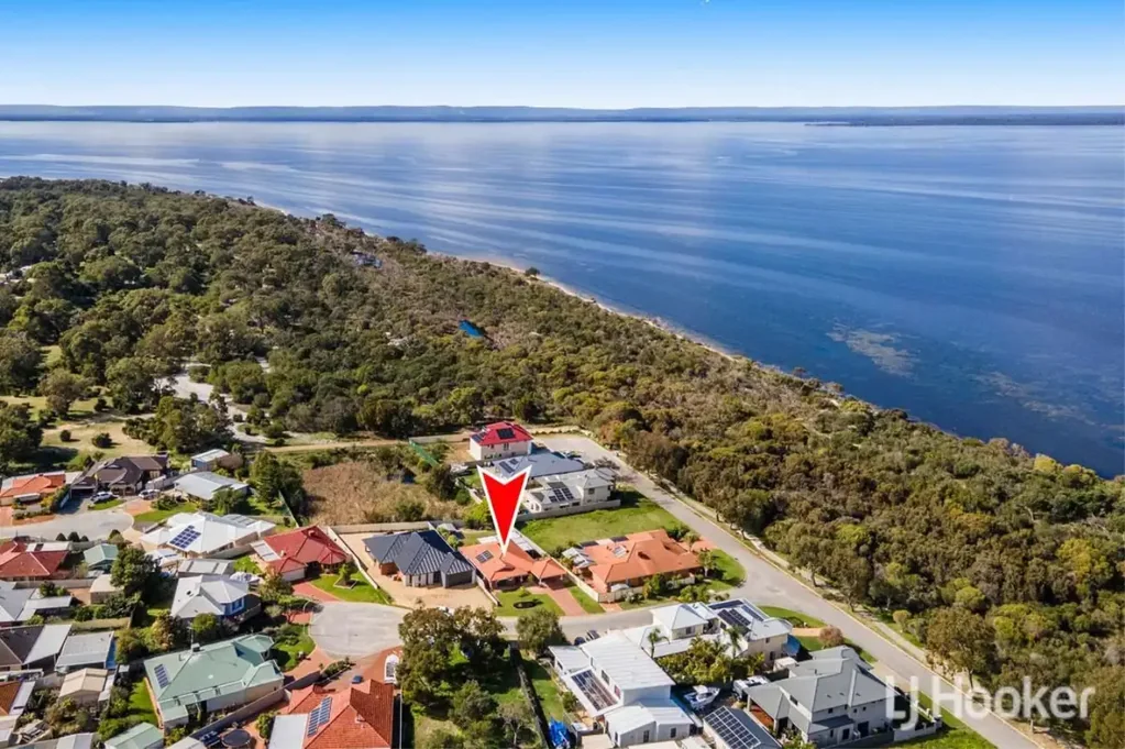 Spacious Family Home Near Estuary � Perfect Location!