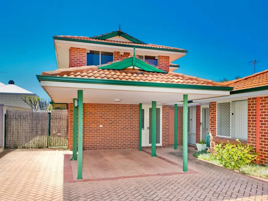 Tuart Hill 3部屋 JUST LISTED - THREE BEDROOM TOWNHOUSE!