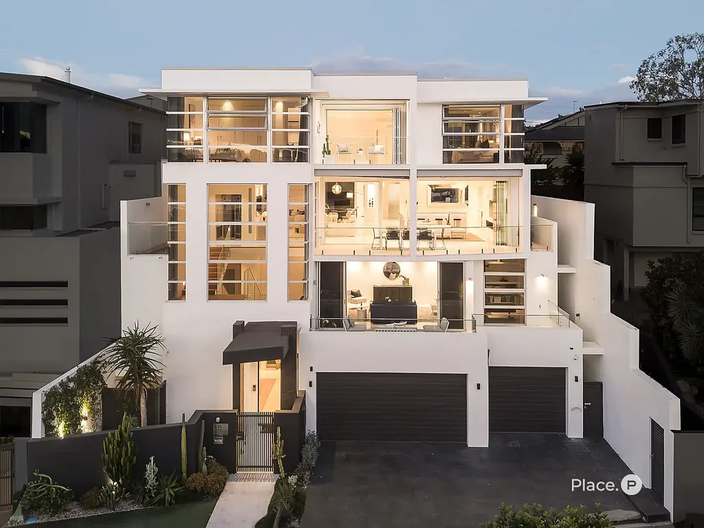 Hawthorne 5 Bedroom All That Glitters – A Statement in Luxury Living
