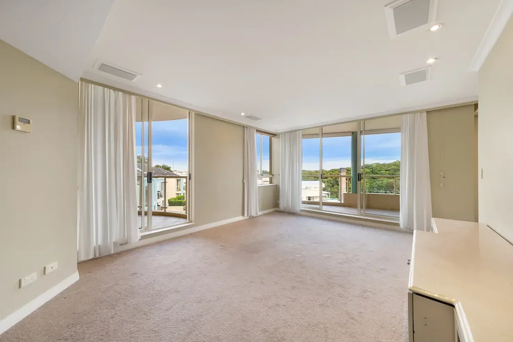 Light-Filled 3-Bedroom Executive Apartment in Prestigious Wondakiah Resort Complex