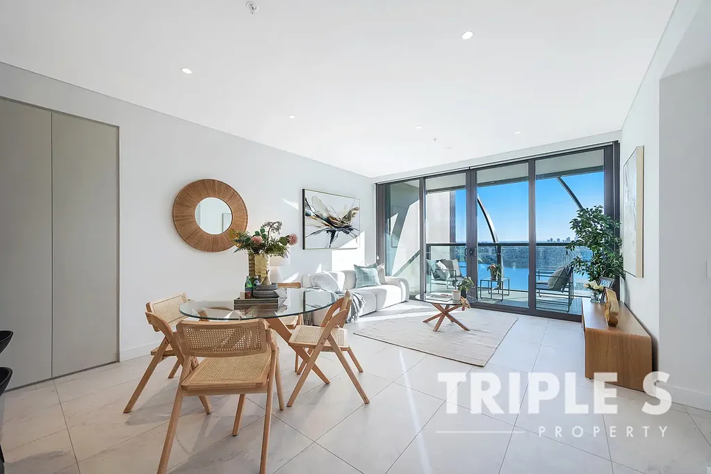 Rhodes 2Habitaciones ✨ Offering permanent water views, complete privacy, generous living proportions, and timeless French-inspired elegance.