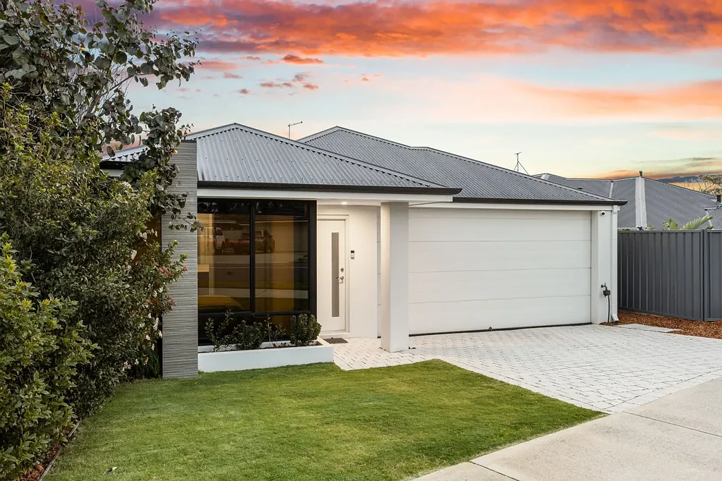 Lake Coogee 3कमरा Effortless coastal living with space to unwind