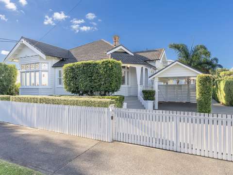 Sandringham 3部屋 Glorious Transitional Villa - Genuine Sellers