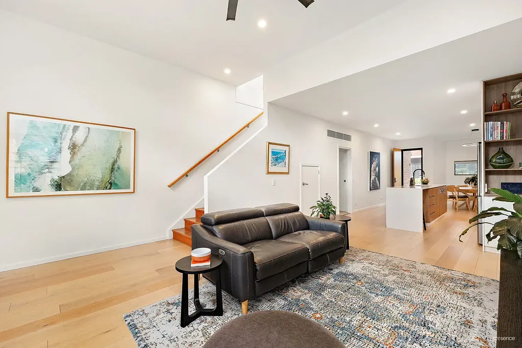 Mayfield 3침실 Ultra-Luxe Freestanding Townhome, with Exclusive Community Share in the Bella Vista Estate