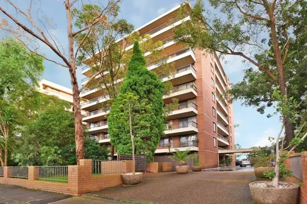 RARE 2 BEDROOM UNIT WITH COURTYARD