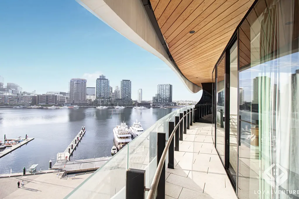 Luxurious Fully Furnished Waterfront Apartment