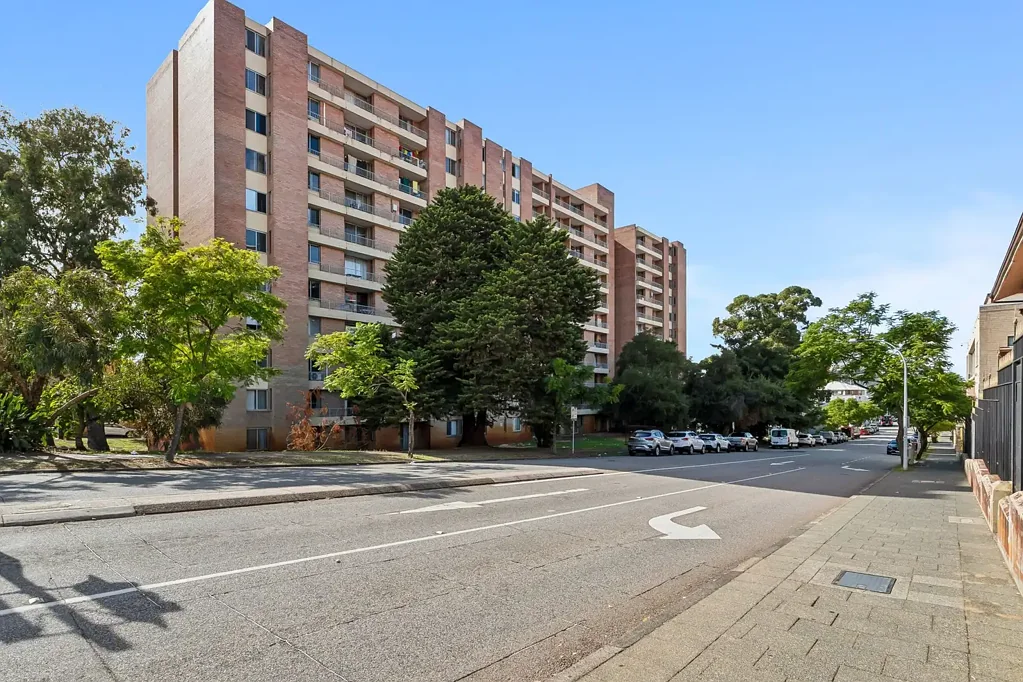SKY-HIGH CITY LIVING WITH SPECTACULAR PERTH VIEWS