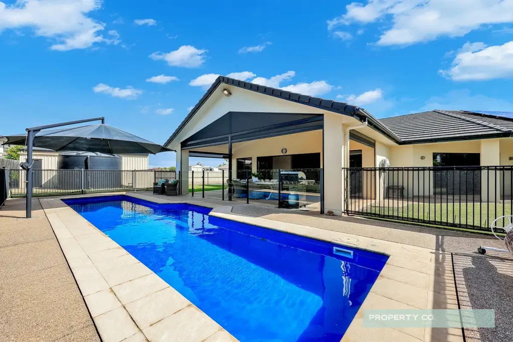 Coral Cove 5Zimmer Grand Multigenerational Coastal Living on 1,857m²
