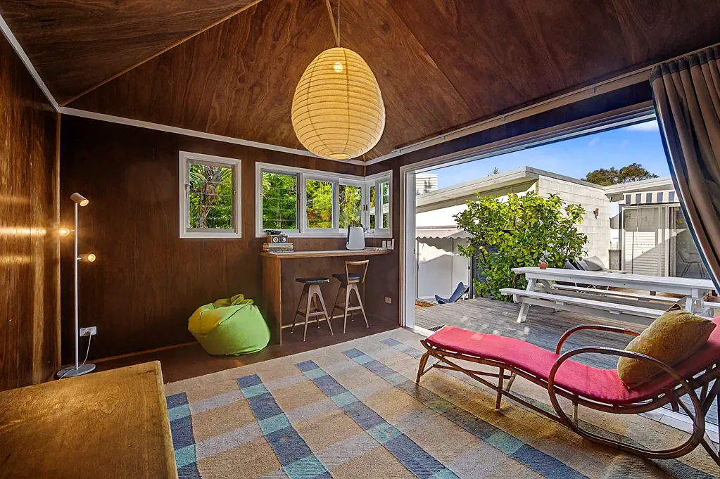Macmasters Beach 3ห้องนอน Studio Sixty Retreat - Retro cottage charm, with architectural renovation