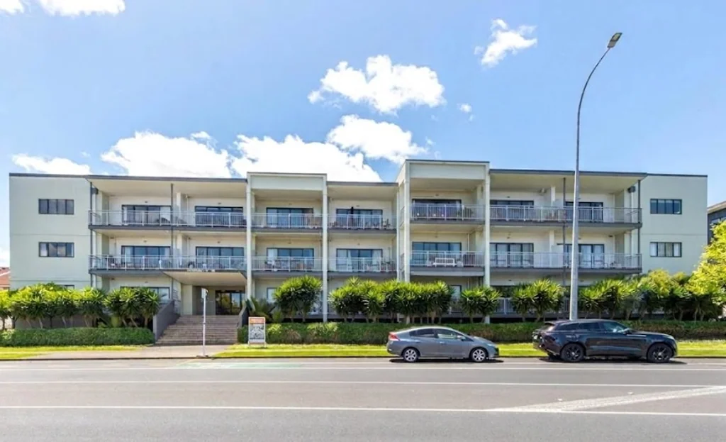 Top-Floor Living with Views & Vibrancy