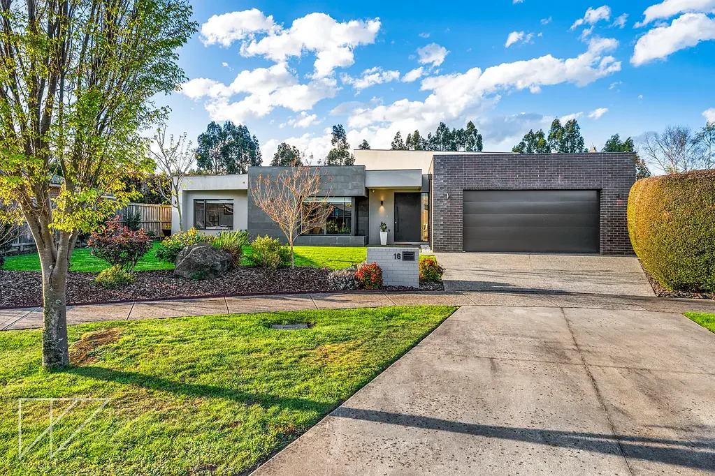 Warragul 3બેડરૂમ Architectural Excellence
