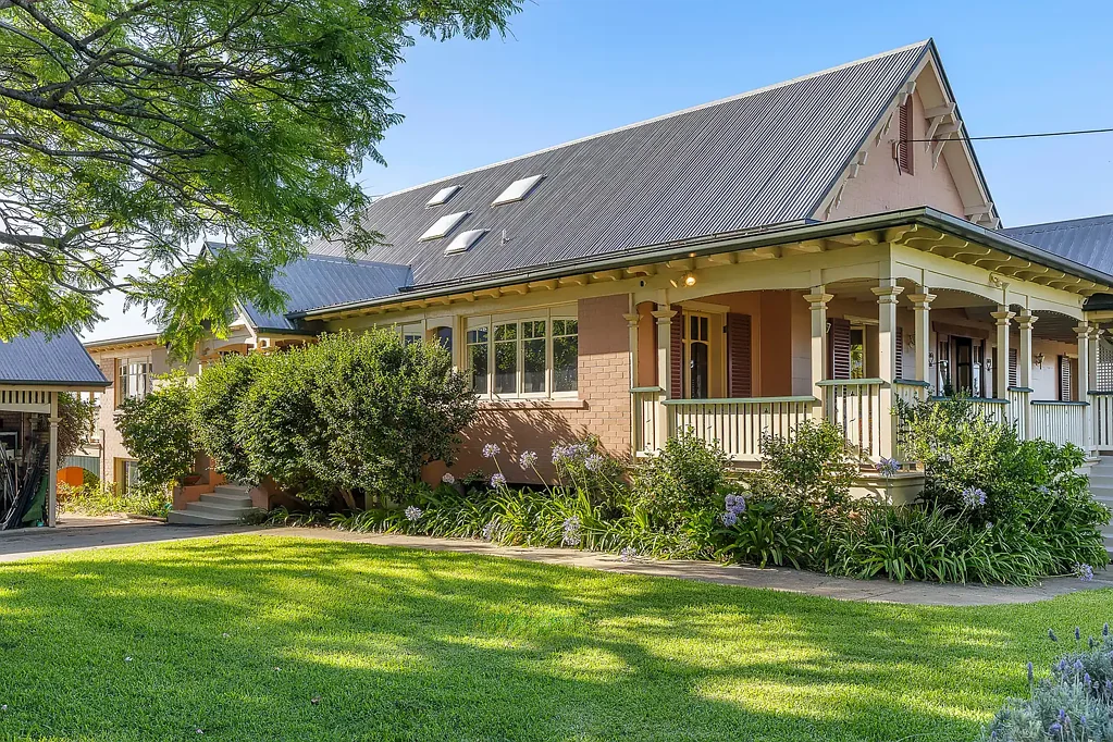 Bowen Hills 5Zimmer A Sanctuary of Architectural Elegance & Prestige