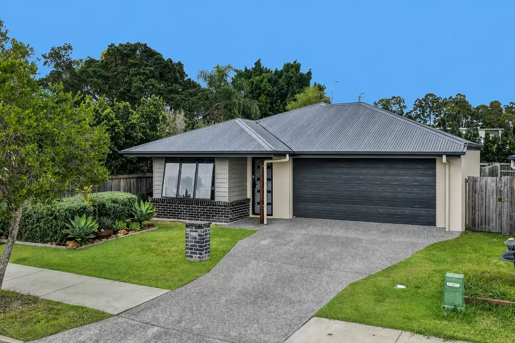 Pimpama 4Zimmer Opportunity Knocks in the Heart of Pimpama!!