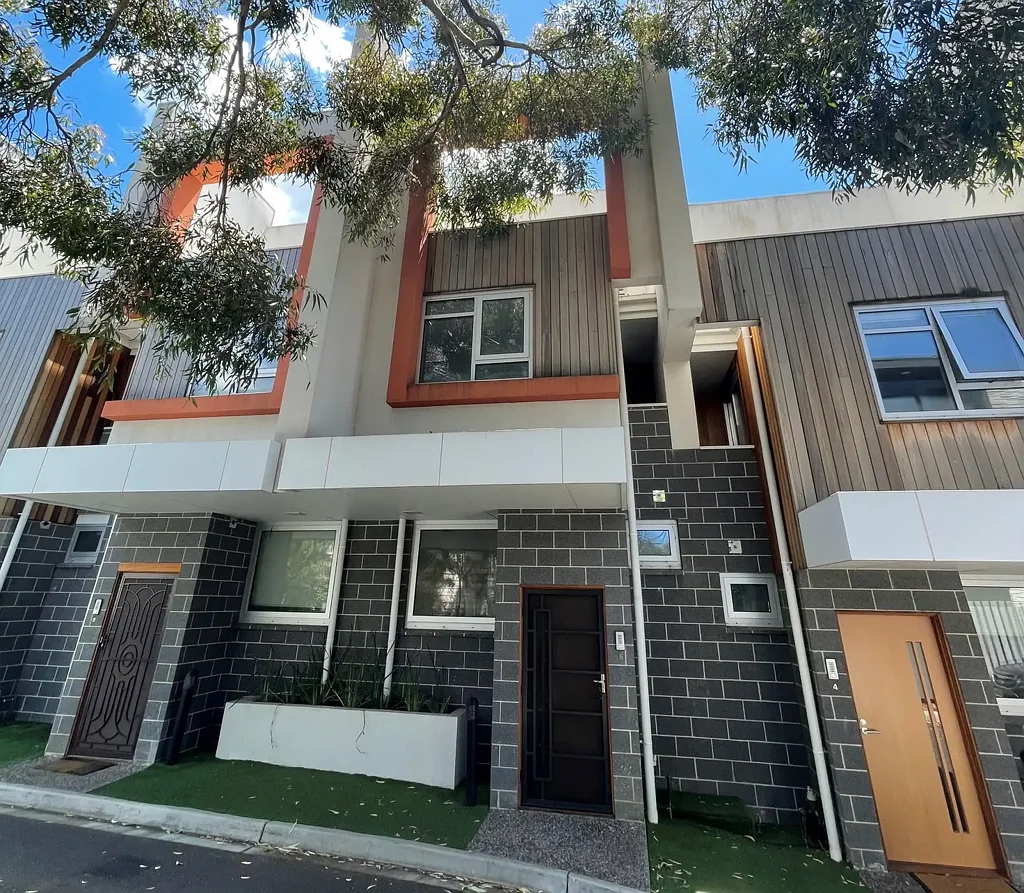LOVELY THREE BEDROOM HOME IN GREAT LOCATION