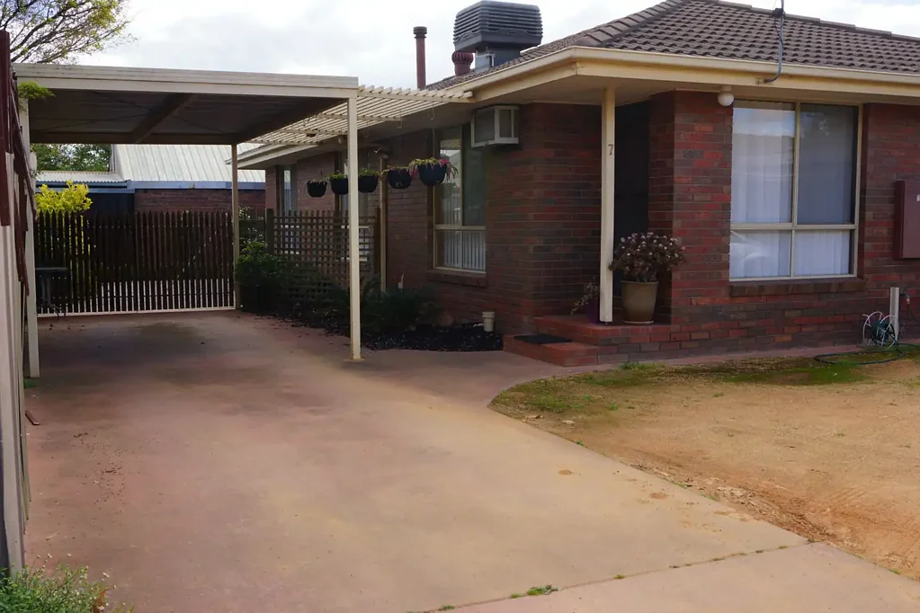 THREE BEDROOM TOWNHOUSE