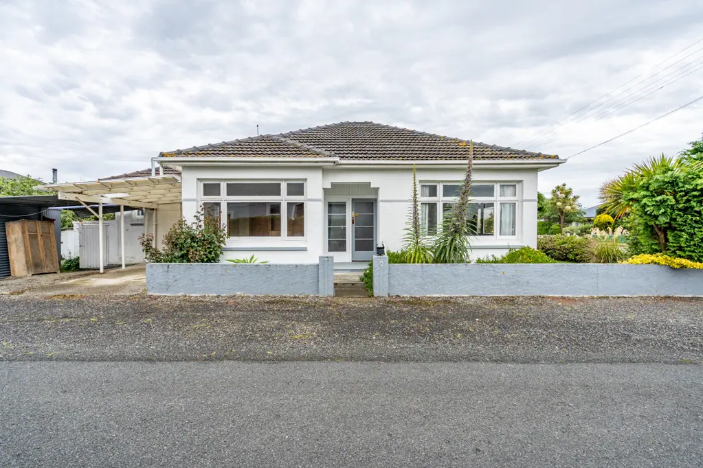 Riverton 2 Bedroom Smart investment in Riverton!