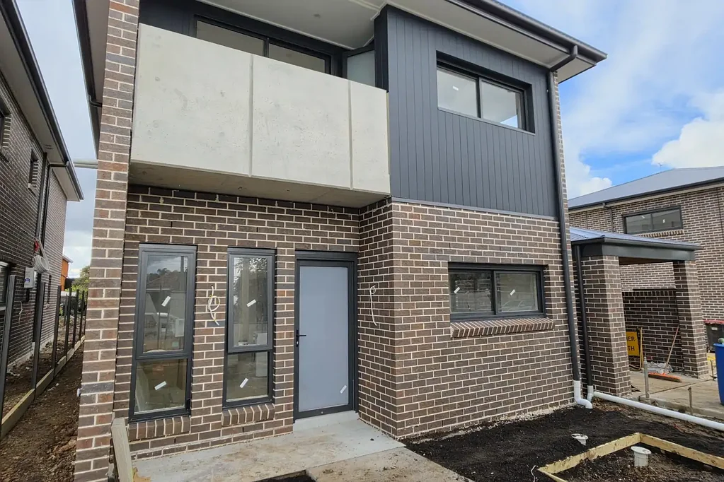 Chester Hill 5બેડરૂમ Brand New Duplexes, Townhouses & Villas Near Completion in Prime Chester Hill