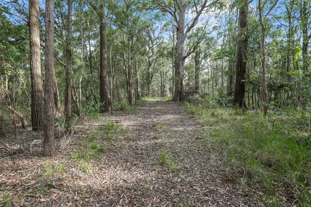Fountaindale 6房  STUNNING ACREAGE WITH MULTIPLE FAMILY LIVING OPTIONS