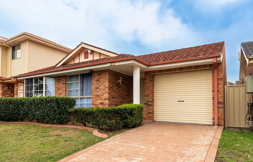 40 Hyacinth Avenue, Macquarie Fields, NSW 2564