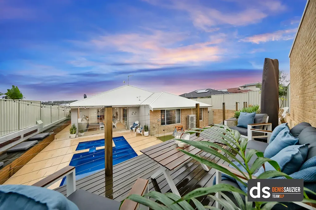 Hocking 4chambre ** UNDER OFFER ** AN ABSOLUTE SHOWSTOPPER! FEATURE PACKED FAMILY 4 X 2 + POOL, THEATRE & MORE