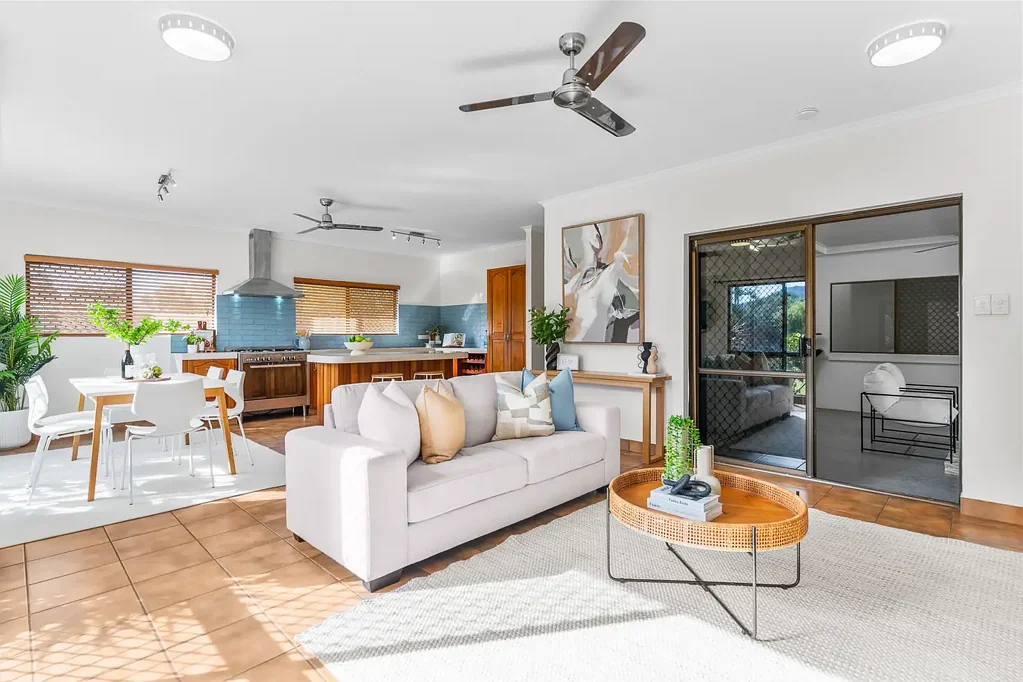 11 Walnut Close, Manoora, QLD 4870