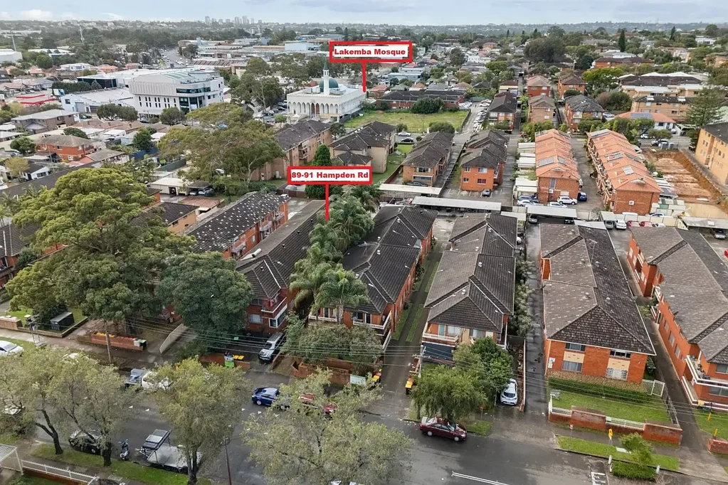 Lakemba 2 Slaapkamer Top Floor Apartment with Undercover Car Space
