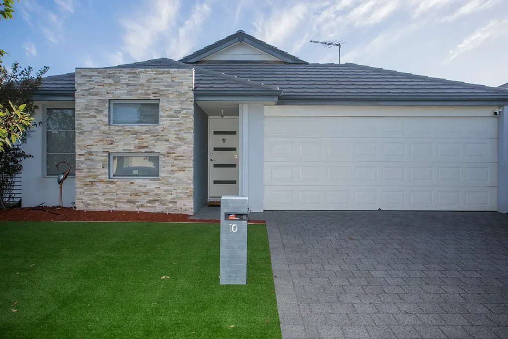 Brabham 5房  Perfect & Spacious Home in Top Locale. Quiet Living in an Easy Care Property - the Perfect Retreat from the Inner City Life!