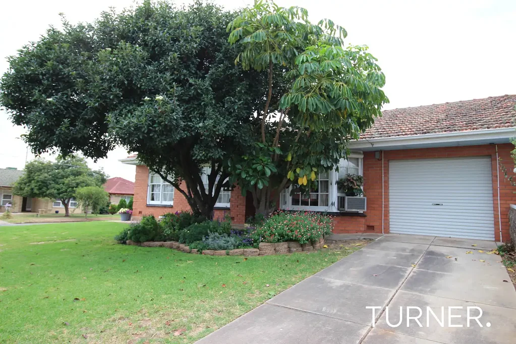 Tidy 3 bedroom home in highly sought after Newton.