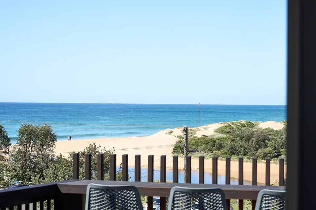 Stanwell Park 4ห้องนอน Sophisticated Coastal Living Just Moments from the Sand