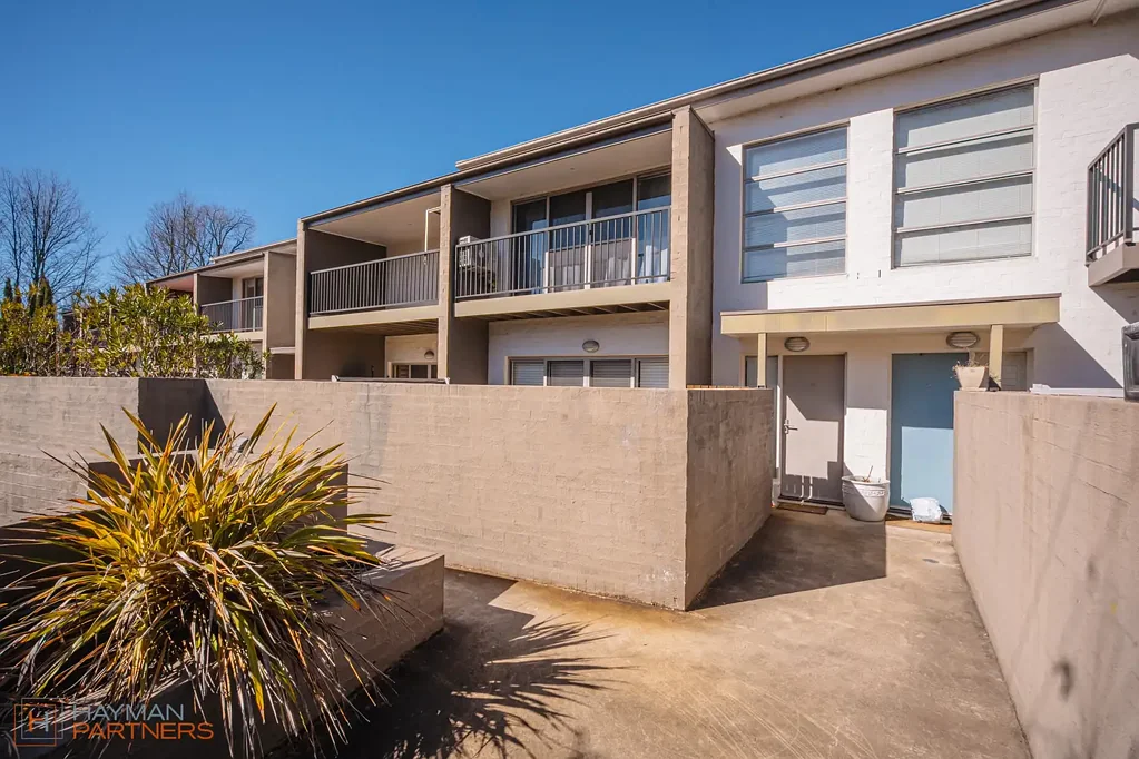 Chifley 3ਬੈੱਡਰੂਮ Light-Filled Living Backing Chifley Playing Fields